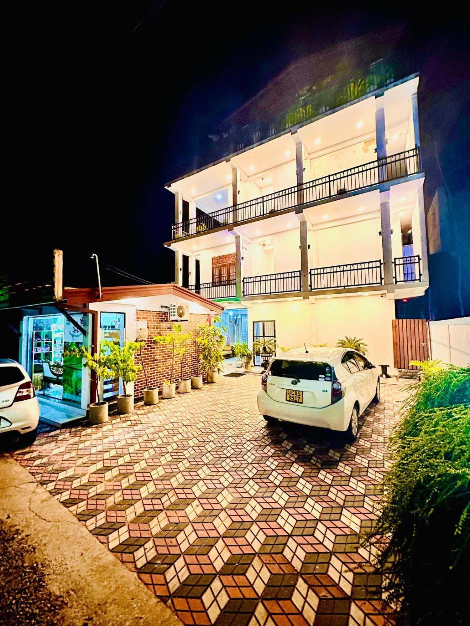 Otha Shy Airport Transit Hotel Katunayaka Ngoại thất bức ảnh