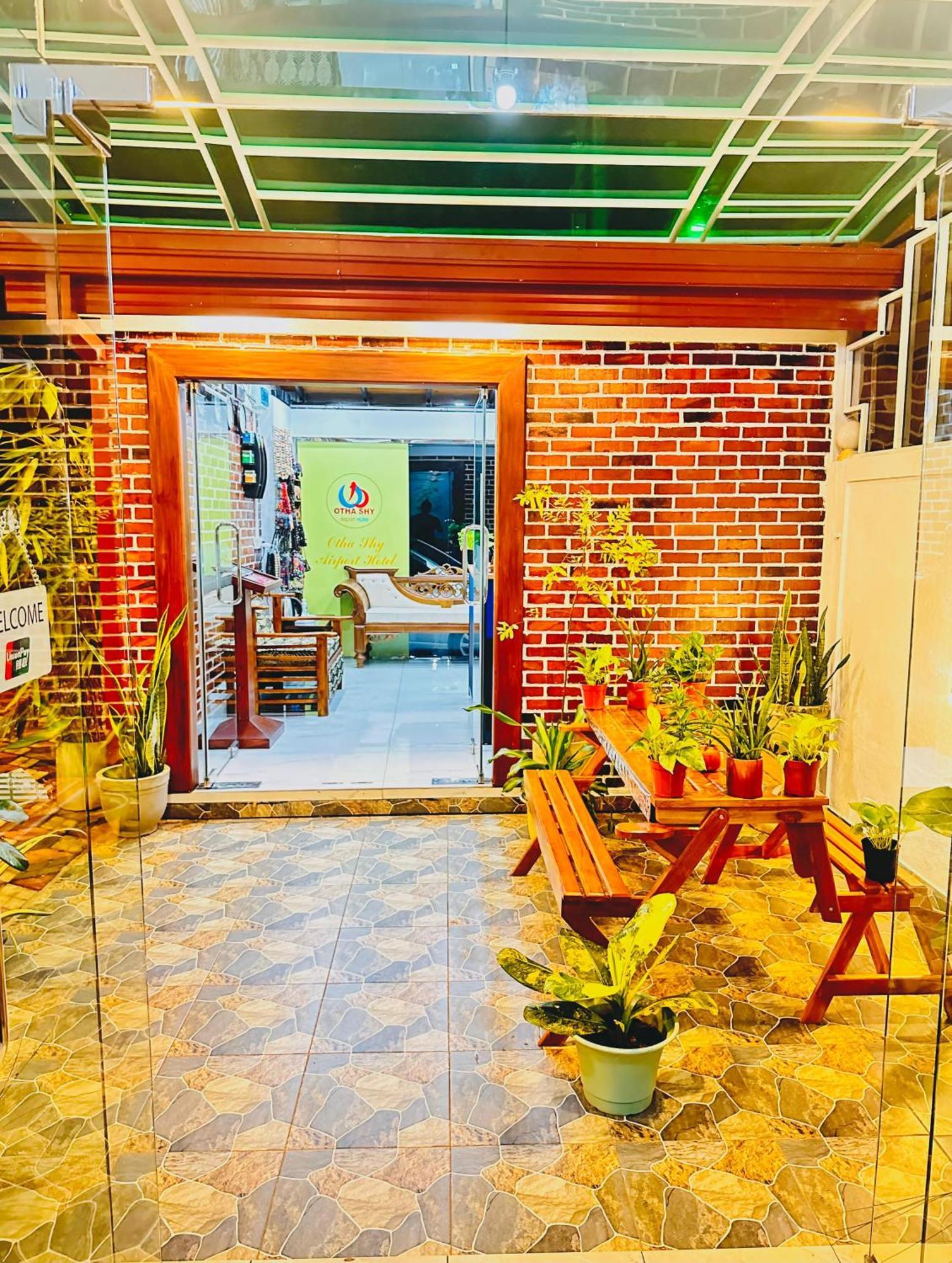 Otha Shy Airport Transit Hotel Katunayaka Ngoại thất bức ảnh